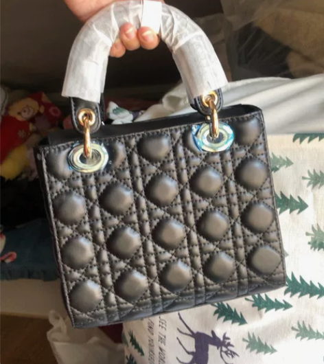 小号羊皮包，全新 感兴趣的话点“我想要”和...