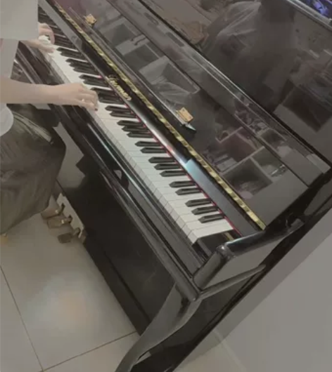 搬家，个人家钢琴便宜处理了。 送货到家～明...