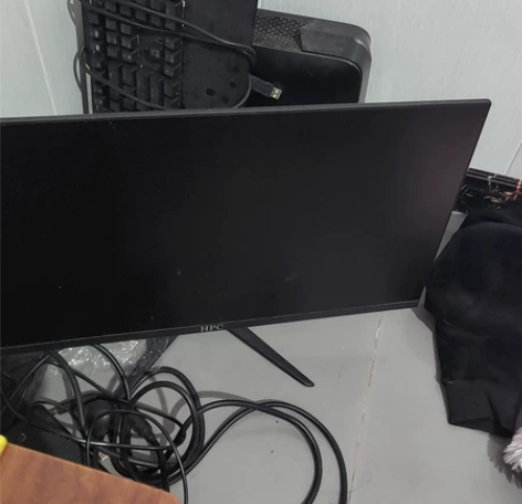 外星人台式电脑,搬家没地方放,出售一切正常...