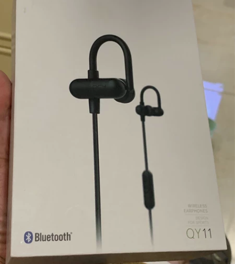 品名：QCY QY11 无线运动蓝牙耳机。...