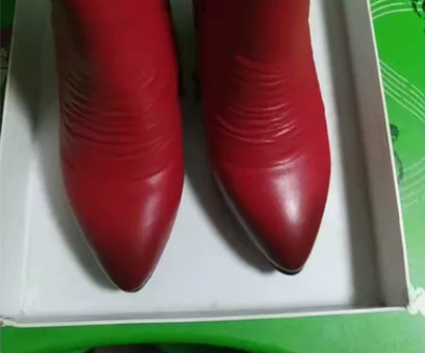 34码女兆头层牛皮专柜正品单鞋全新，货号1...