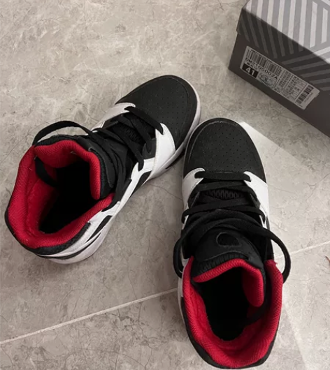 李宁运动鞋，女款，尺码35，劲浪体育专卖店...