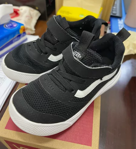 vans运动鞋，购于奥莱专柜，内长14cm...