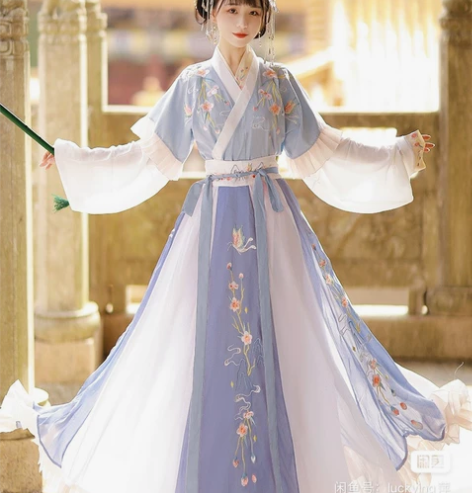 便宜出。汉服一套 完整 蓝色交领上衣半臂6...