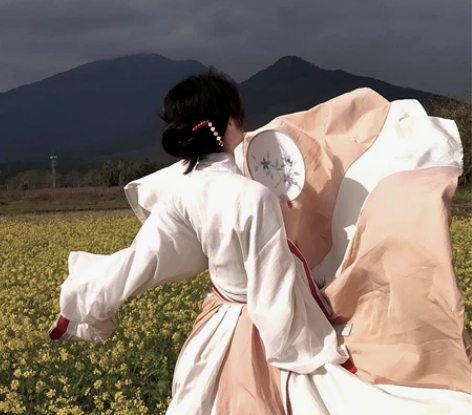 五五年汉服 秋色晋制汉服 s码九米摆 我穿...