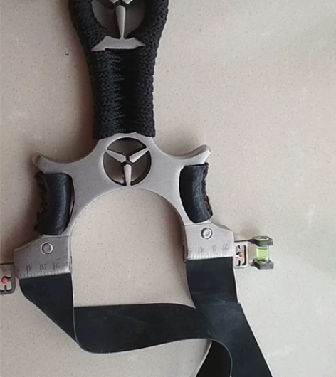 闲置弹弓，纯304不锈钢线切割的，带瞄具，...