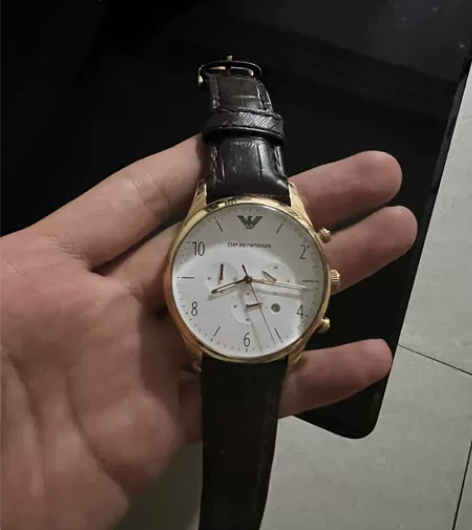 阿玛尼手表买的时候2000 感兴趣的话点“...