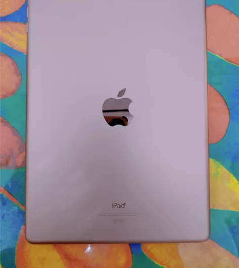 IPad第六代，九成九新，一直本人自己使用...