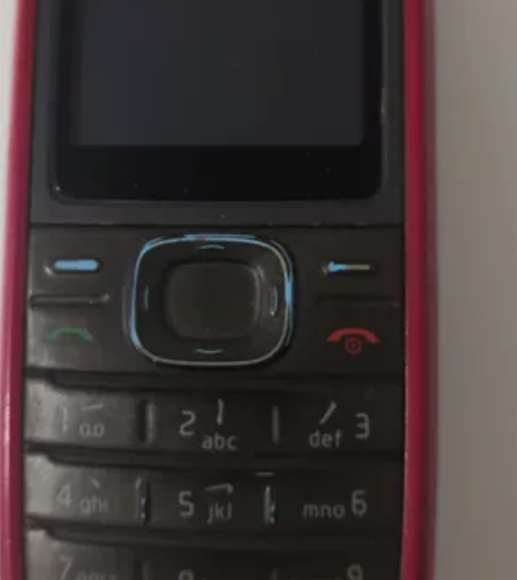 诺基亚手机，电池不行了开不开机。 感兴趣的...