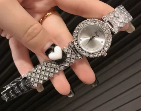 新款经典女神轻奢水钻小众ins时尚设计满天...