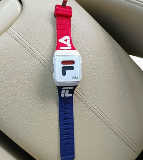 斐乐时装表 感兴趣的话点“我想要”和我私聊...