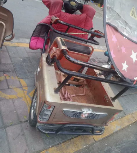 飞鸽电动车48-20电池看上的带走 感兴趣...