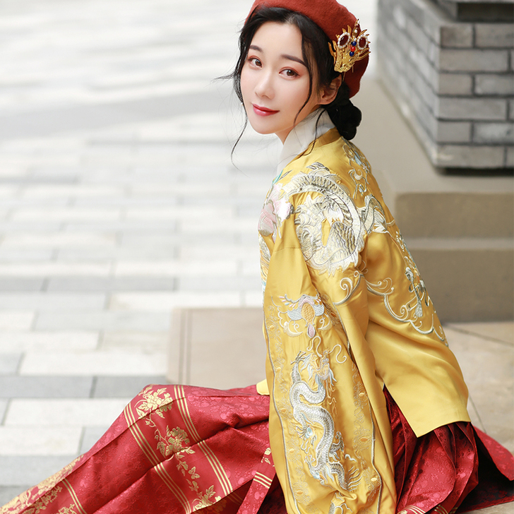 邱裁缝原创正品重工明制汉服女琵琶袖蟒袍马面...