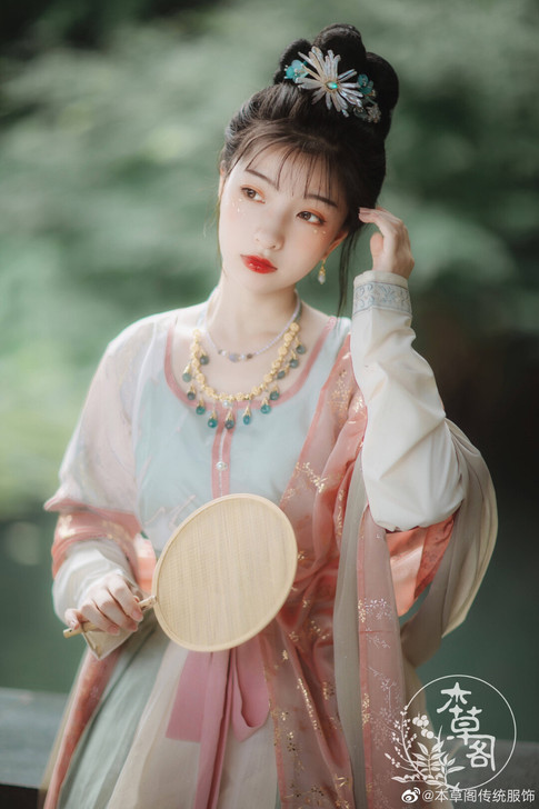 出 本草阁知微袒领汉服唐古风m大全套