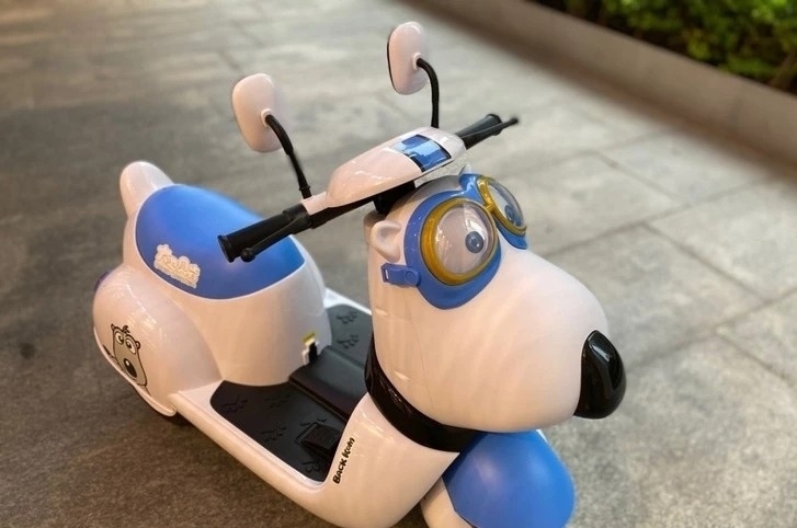 【亏本包邮】恩斯迈电动车滑板车小型电瓶车折...