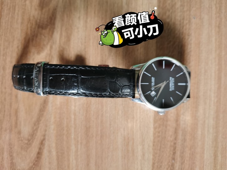 入手两年多的艾浪手表，很精致，简约时尚，盒...