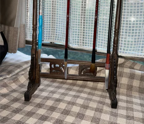 可拆卸木质毛笔架 可挂12支毛笔 木头材质...