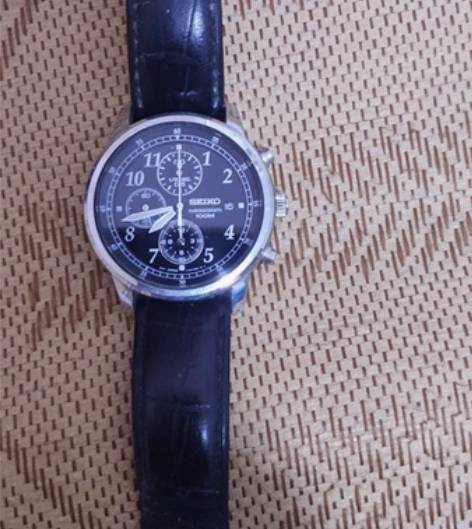 精工手表，日本原产的，背面可以看出来，当时...
