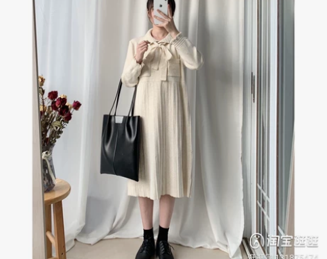 瞌睡兔针织连衣裙女秋冬长袖气质打底中长款白...