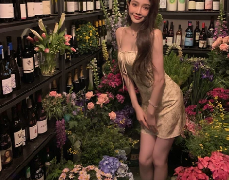 韩雨嘉纯欲风碎花吊带连衣裙女夏季修身显瘦性...