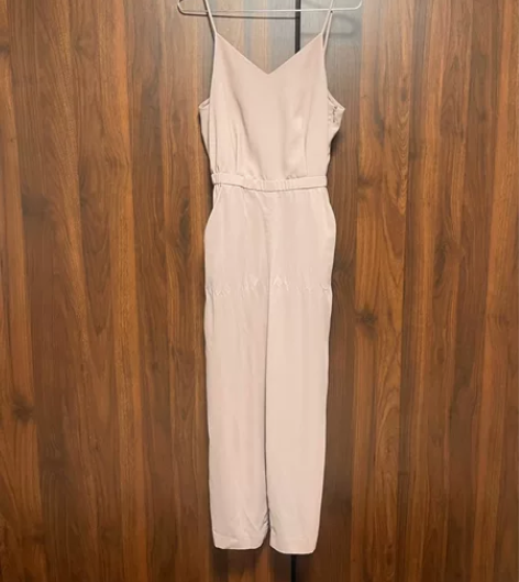 优衣库藕粉色连体裤，垂坠感十足 M码，舒适...