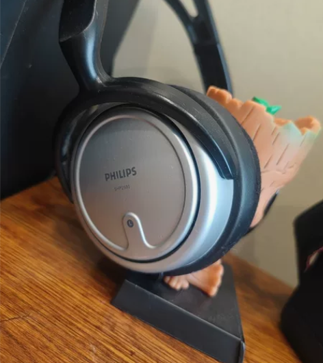 飞利浦按摩耳机，8米左右连接线，建议录音棚...