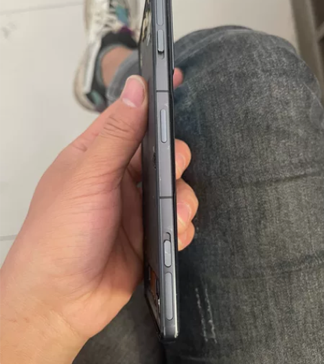 红米k50电竞版！摔了去换屏幕，老板说主板...
