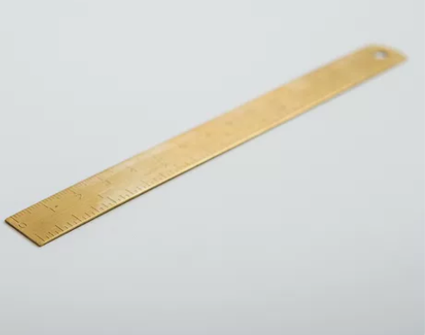 黄铜尺子，15cm 感兴趣的话点“我想要”...