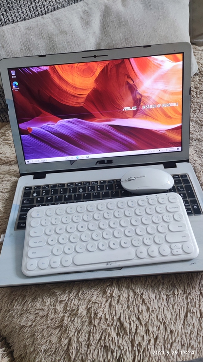 88新华硕笔记本电脑，正品在JD购买，原价...