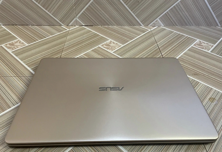 99新华硕超薄笔记本电脑窄边框手提本商务