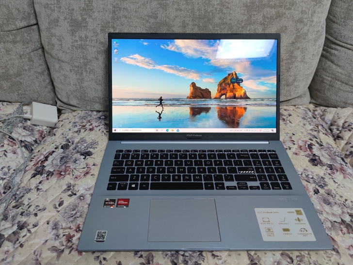 华硕无畏15 超强核显堪比独显 性能强 省电