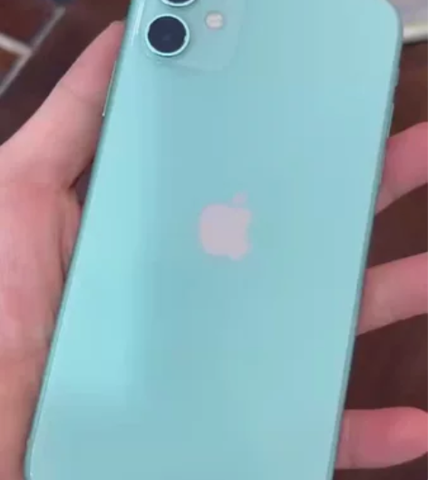 苹果11的64g，全原未拆修， 感兴趣的话...