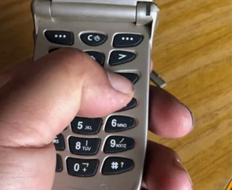 韩国原装进口三星800c手机，当年的高颜值...