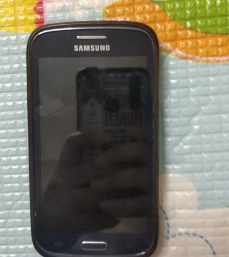 三星手机，四五年不用了，闲置不太好用。 感...