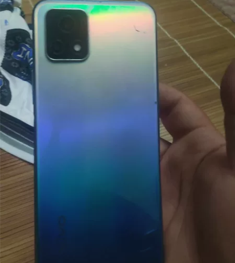 vivoy53s手机 后面有小花128GB...