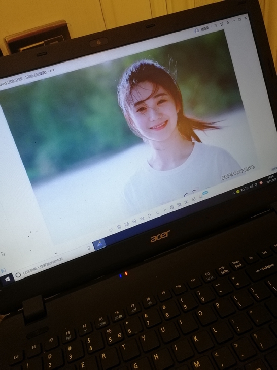 品牌笔记本电脑，宏基。