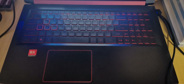 暗影骑士3锐龙版。大四实习闲置下来的，换装...