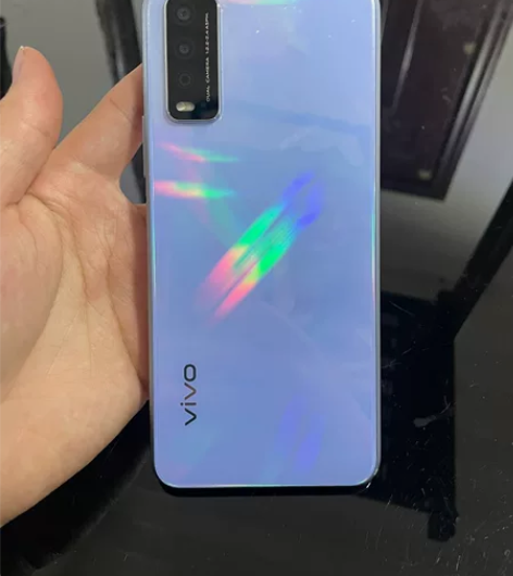 vivo y3成色新，功能全好，内存4+1...