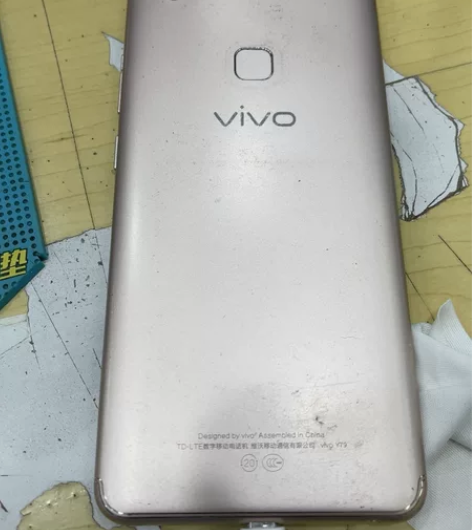 vivoY79   4+64屏幕坏 开机有...