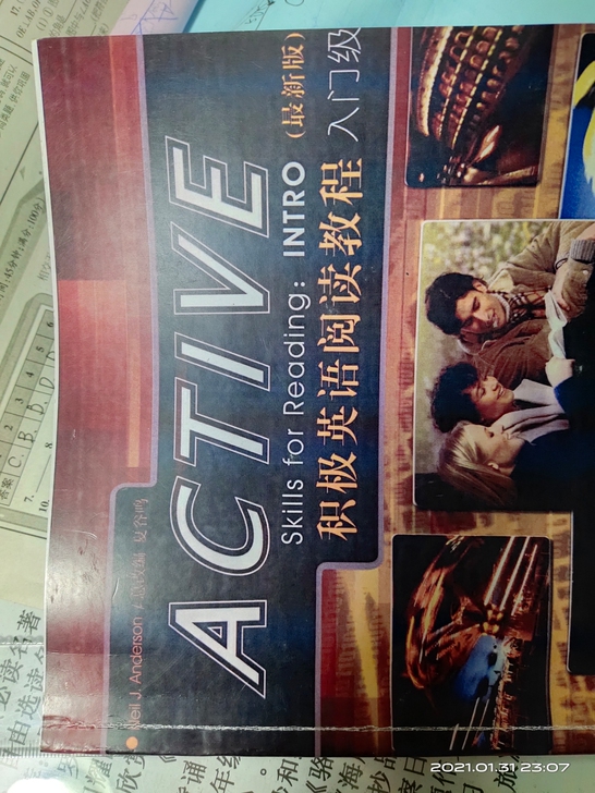 积极英语阅读教程入门级，阅读理解和听力练习...