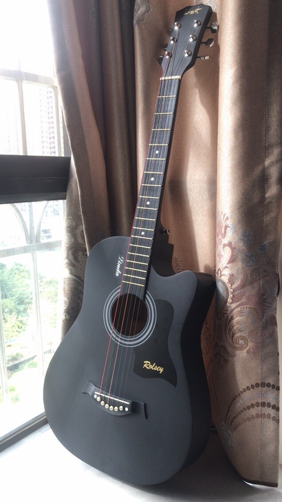 吉他，没有碰过，买了在家一直放着，  全新...