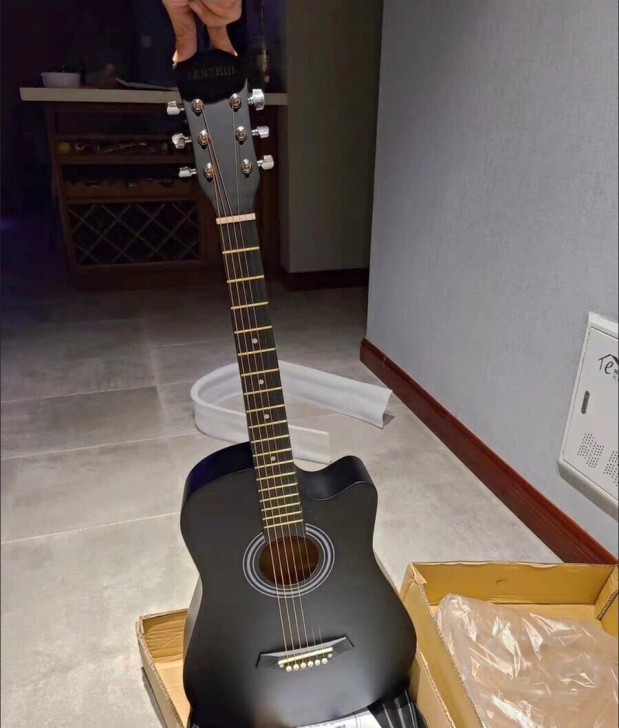 【清仓甩卖】琴行倒闭 房租到期 积压大批吉...