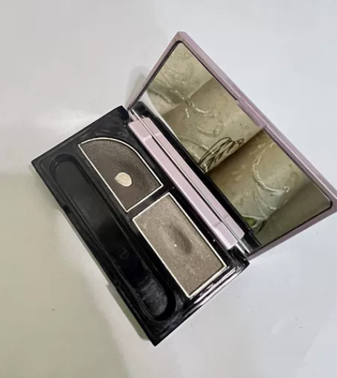 卡姿兰 双色眉粉 用量看图 闲置出！眉刷丢了