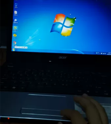 二手宏基笔记本,i5,带原装充电器,可轻办...