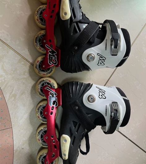 42码米高轮滑鞋，7级轴承，专业轮滑鞋，平...