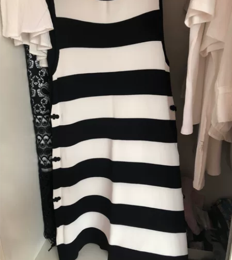 韩国条纹裙 韩国实体店购入,两侧盘扣设计很...