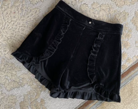 ?Sweetheart 黑丝带 显腿长花瓣...