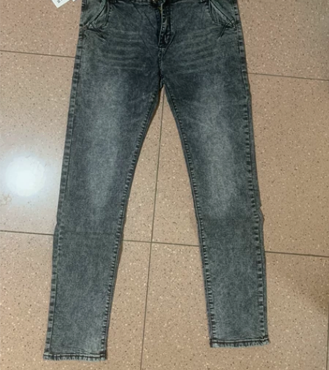 修身牛仔裤全新，适合90-150斤穿。，质...