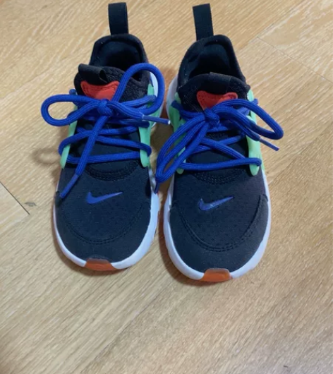 耐克华莱士机能跑鞋，实体店购入 男童尺码2...