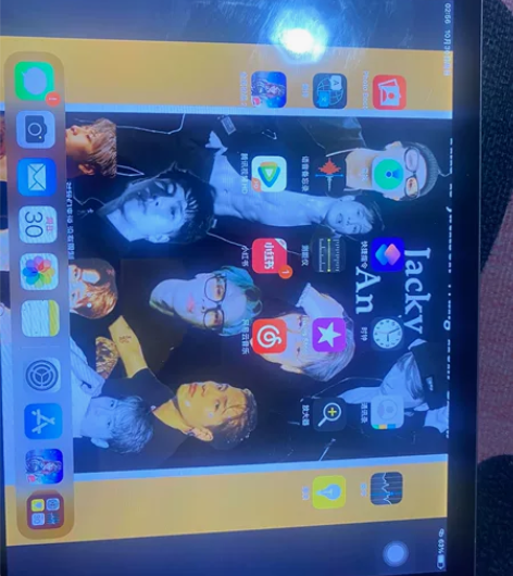 2018ipad 32g的,玩大型游戏无压...